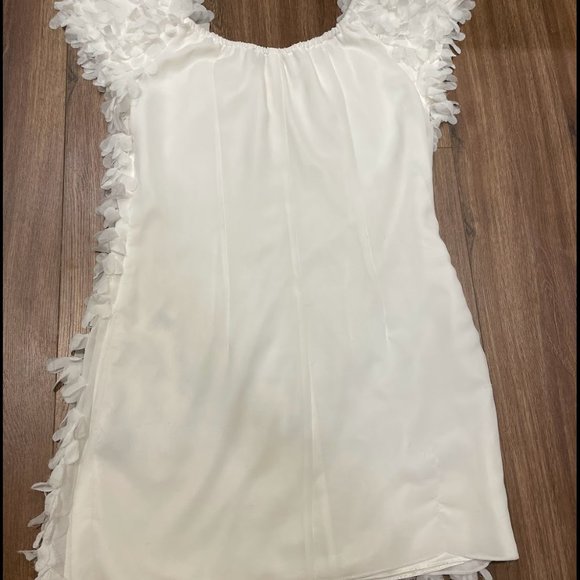 woman's white dress, fluff white dress, size s/m - Picture 6 of 6